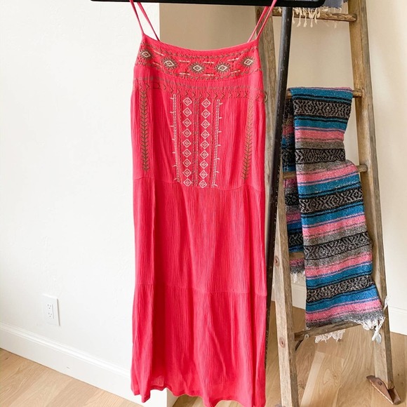 CHELSEA & VIOLET Women's Pink Embroidered Sleeveless Lace Back Midi Dress sz M - Picture 1 of 6